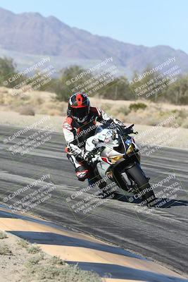 media/Dec-04-2025-Racers Edge (Thu) [[5ebc9f124d]]/3-B Group/3-Session 2 (Turn 7 Inside)/